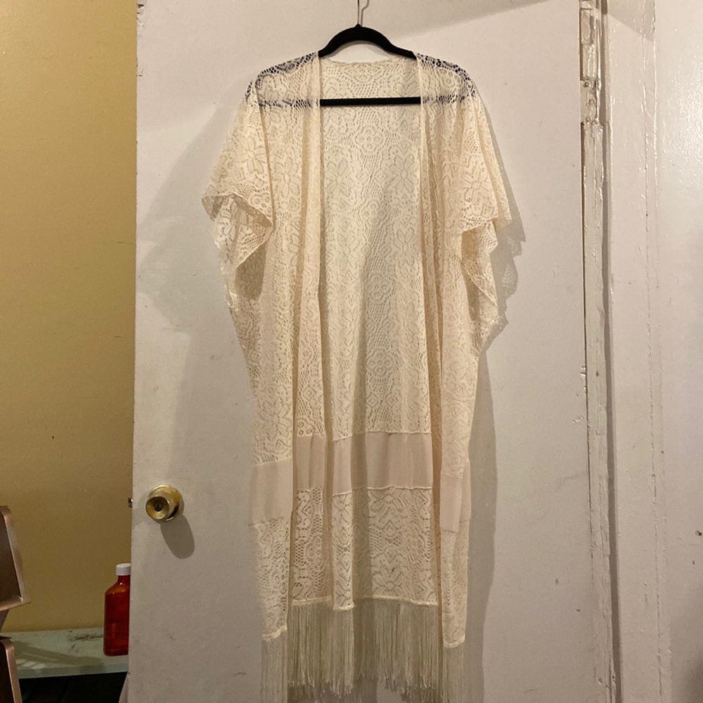One size white lace throw